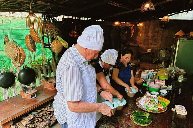 1 hour Egg Coffee Cooking Class with Snack and Local Instructor - Timing, group size, and the feel of the lesson