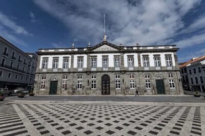 Angra do Heroísmo: Walking Tour with Local Pastry and Coffee