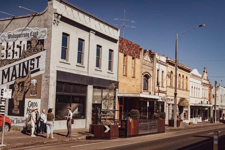 Ballarat: City Tales Guided Walking Tour + Coffee - Weather, walking, and who should book
