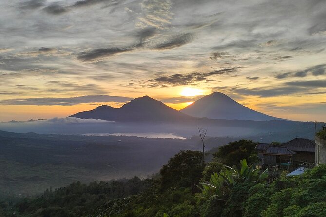 Batur Volcano Sunrise Trekking, Rice Teracce & Bali Coffee Plantation Tour - Sunrise over Lake Batur and the volcanic rim
