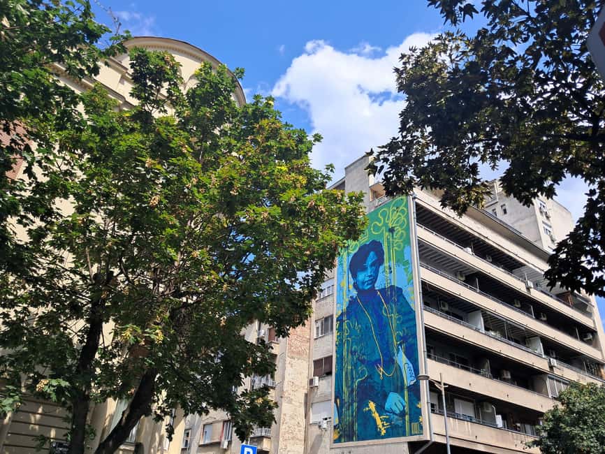 Belgrade: Women's Side of History Walking Tour with Coffee - Major landmarks with a different question
