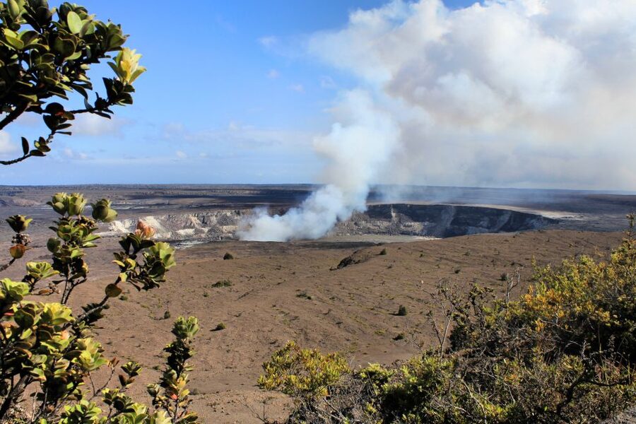 Big Island: Coffee, Black Sand, Volcano and Waterfall Tour - Punaluʻu Bake Shop and the sweet side of the island