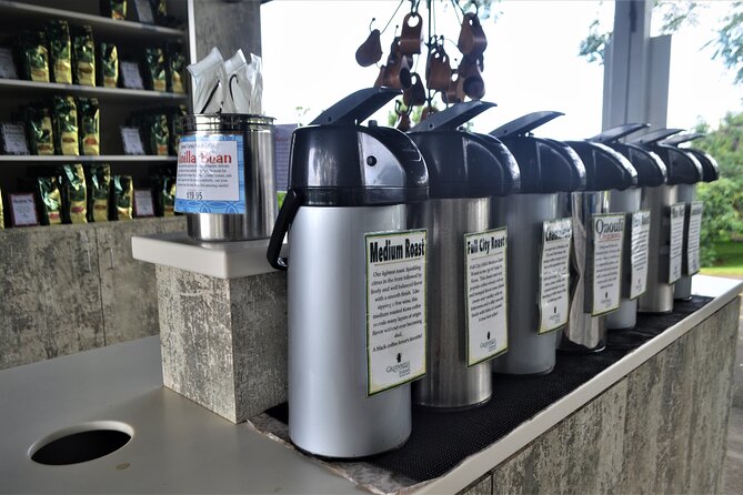 Big Island Highlights: Coffee, Volcano, Black Sands & Waterfall - Lunch with Kīlauea at Volcano House