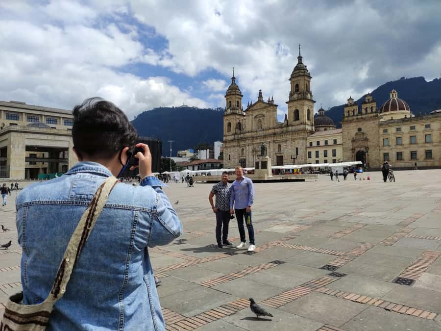 Bogotá: Candelaria Tour with Cacao and Coffee Workshop - Cacao from bean to cup