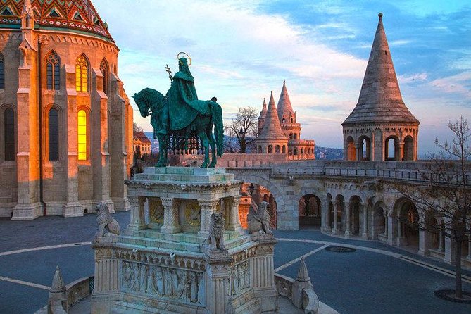 Buda Castle Walking Tour with Matthias church entry, Cake&Coffee - Who will enjoy this three-hour walk?