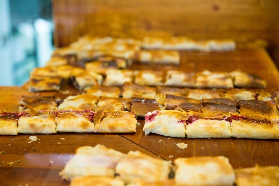 Budapest: Coffee House Tour with Cofffee & Dessert Tasting - Coffee, tea, and the pace of a 2.5-hour walk