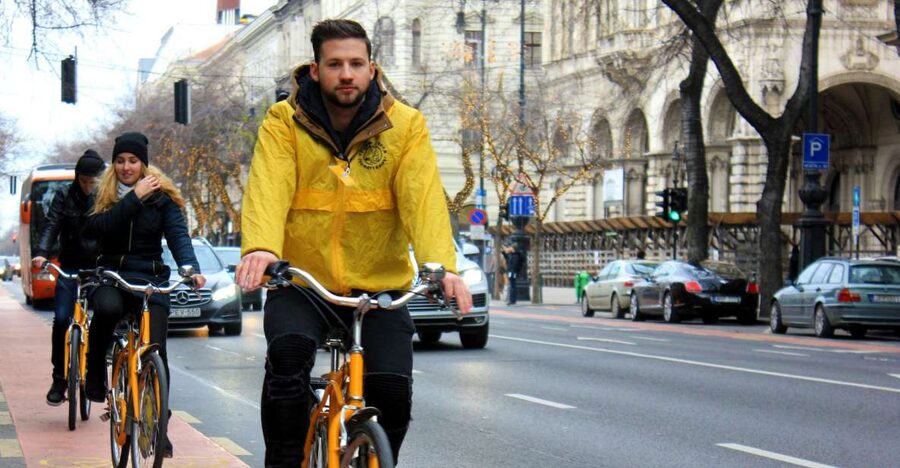 Budapest ❤️Winter Bike Tour with Coffee Stop❤️ - From the Opera House along Andrassy Boulevard