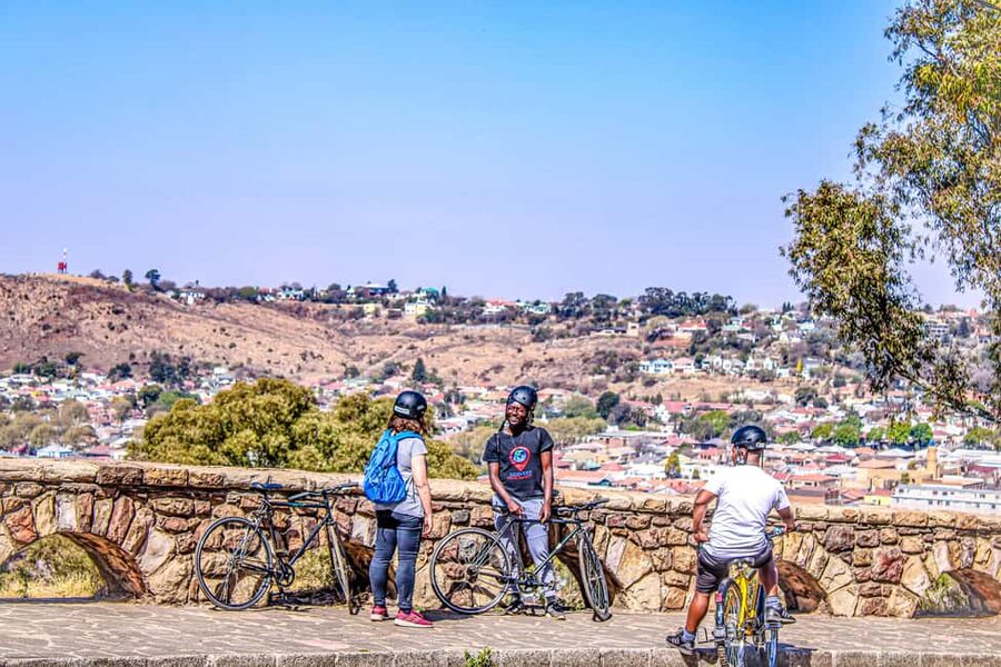 Cape Town: bicycle or E-scooter History Tour with Coffee - The Castle of Good Hope from outside