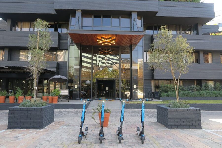 Cape Town: bicycle or E-scooter History Tour with Coffee - Starting at the Old Biscuit Mill