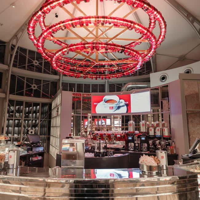Chill coffee or meal break at illy Caffè in St.Mark's Square - A quiet café break beside St. Mark’s Square