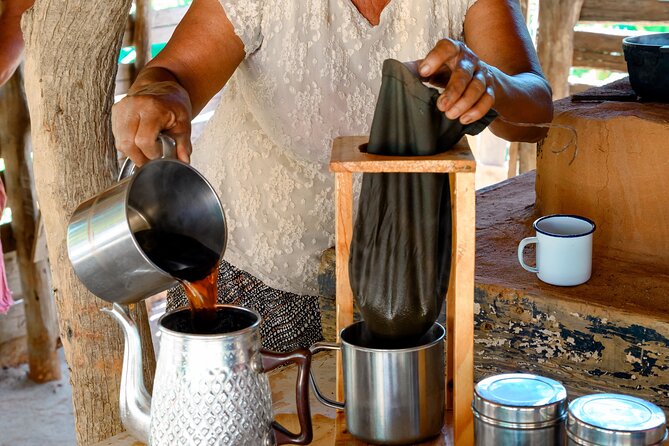 Cigar, Coffee and Mofongo Tour in Dominican Republic - Making Mofongo, Then Eating It