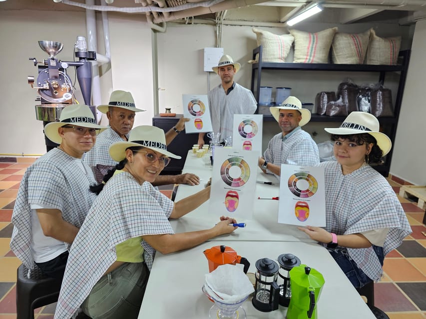 Coffee Experience with roasting show in Comuna 13 - How the one-hour schedule works