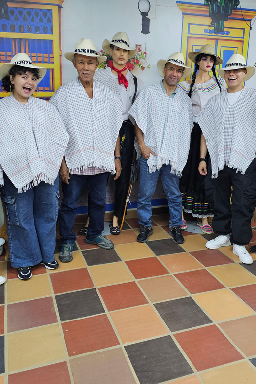 Coffee Experience with roasting show in Comuna 13 - Is $20 a fair price?