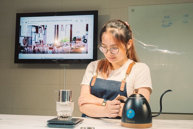 Coffee Workshop in Ho Chi Minh City: Discover the art of coffee - Tasting coffee through a cupping session