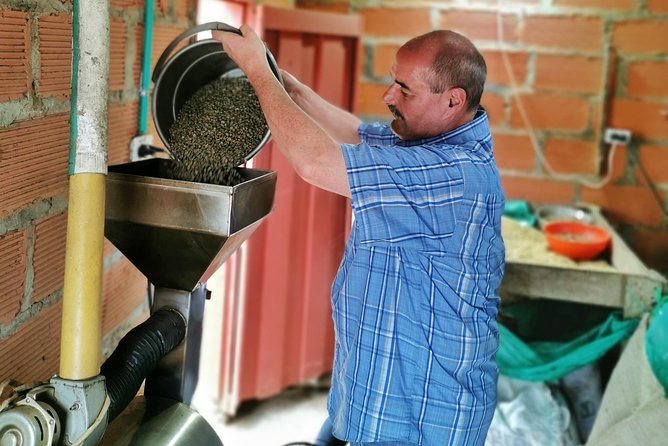 Comuna 13 & Coffee Farm Private Tour in Medellin | The Best Combo - Who will enjoy this combination most