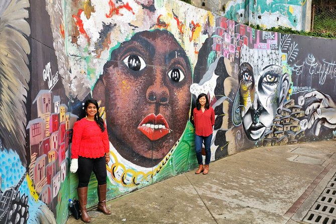 Comuna 13 & Coffee Farm Private Tour in Medellin | The Best Combo - Comuna 13, where the escalators tell part of the story