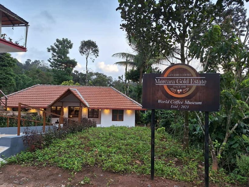 Coorg: Mercara Gold Estate Coffee/Spice Farm and Museum Tour - Buying farm products to take home