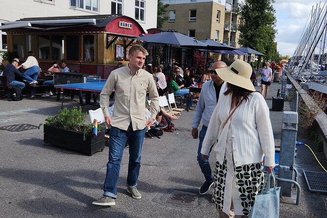 Cph Contast walk with Coffee, Cake & Culture - From Nyhavn’s bright façades to the Kissing Bridge