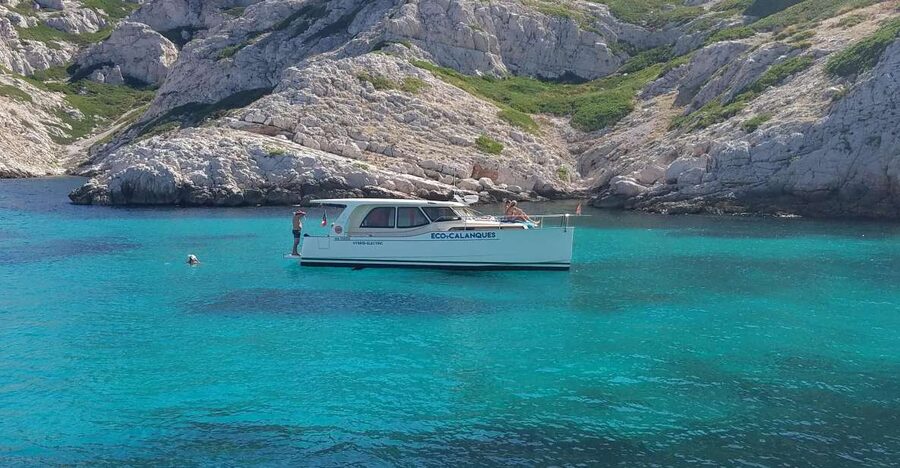 Cruise, Coffee and Swimming in the Calanques of Frioul - A quiet start from Marseille’s Old Port