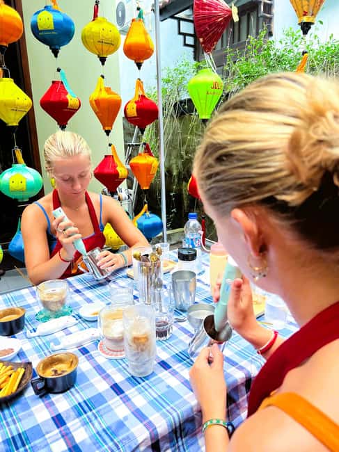 Da Nang: Coffee Making And Cooking Class - Small-group teaching and the guides