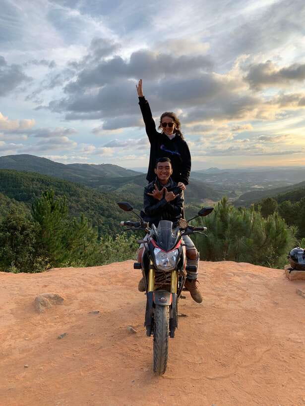 Dalat: MOTORBIKE TOUR TO PONGOUR FALLS- SILK- COFFEE FARM - Paradise Lake and the countryside road