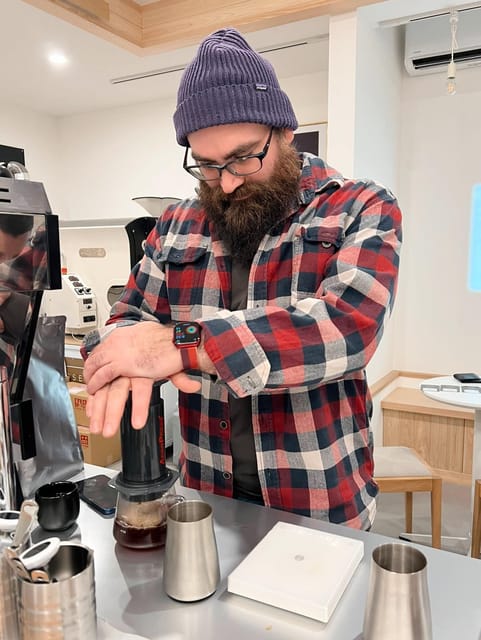 Discover Japanese Coffee Brewing Experience at Tokyo - Brewing Coffee in a Kyūsu Teapot