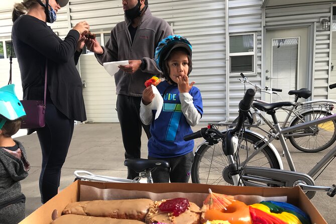 Doughnuts and Coffee Bike Tour: Local Secrets - Blue Star Donuts and the final pastry stop