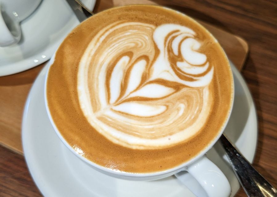 Espresso Kurs im Johann Jacobs Haus in Bremen - Learning to Pour a Heart in Milk Foam