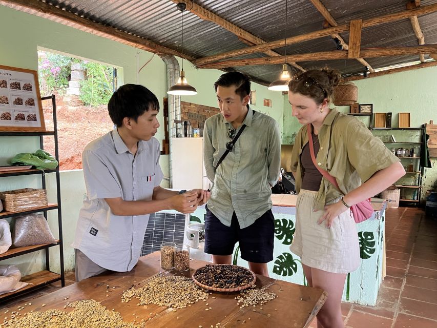 Experience specialty coffee with sustainable coffee farmers - The guide, group size, and overall mood