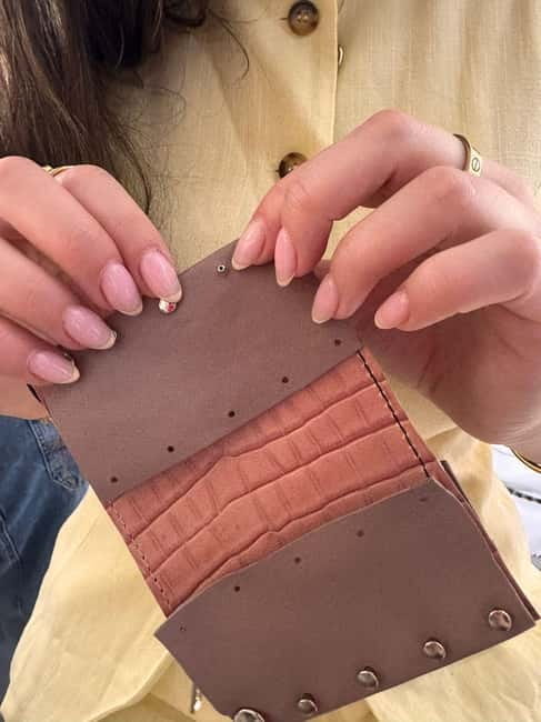 Florence: Leather Wallet-Making Workshop with Coffee - Practical details that matter