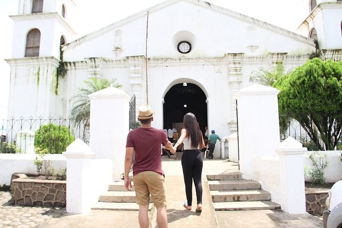 Flowers Route Tour-Colonial Towns, Handicraft & Coffee Plantation - Nahuizalco gives the day a local start