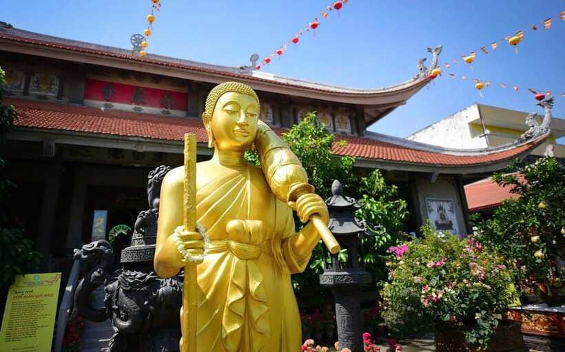 Free E-Sim Ho Chi Minh City: Pagodas and Coffee Corners Tour - Oasis Coffee and the koi pond