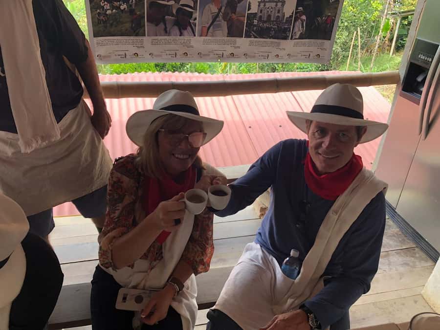 From Medellin: Day Trip to a Jardin Coffee Plantation - Buying beans and souvenirs