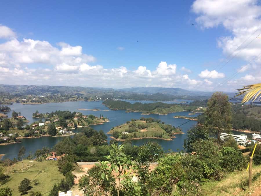 From Medellin: Private Guatape Car Tour with Coffee Tour - Why this Guatape day works so well