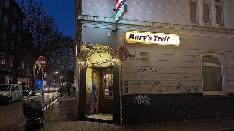 Hamburg - St. Pauli coffee klatch with ex dominatrix - perfect in rainy weather - What the two-hour conversation covers