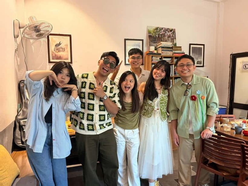 Hanoi Coffee Workshop: Crafting Your Perfect Brew - Turning black coffee into cà phê nâu