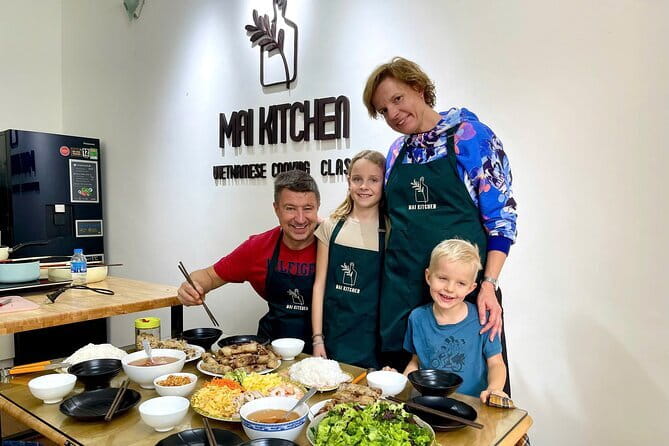 Hanoi: Cook 2–5 Vietnamese Dishes With Traditional Tea Ceremony - The strongest part is the teaching style
