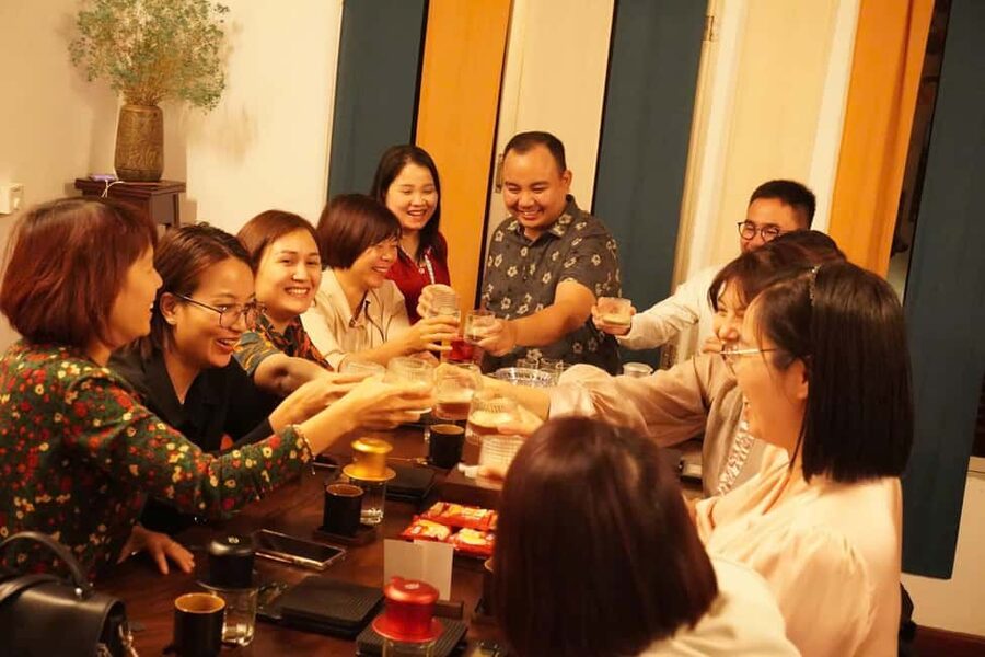 Hanoi: Hands-On 5 Vietnamese Coffees & 3 Local Wines Tasting - Traditional tools make the lesson stick