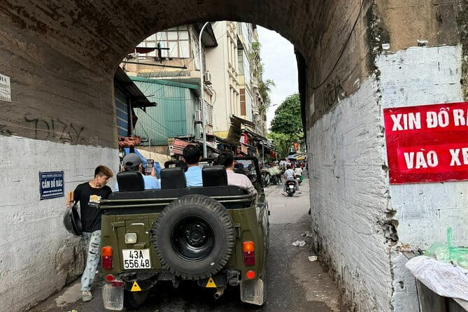 Hanoi Jeep Night Street Foodie Tour, Train Street and Egg Coffee - Why a Jeep is a smart way to see Hanoi at night