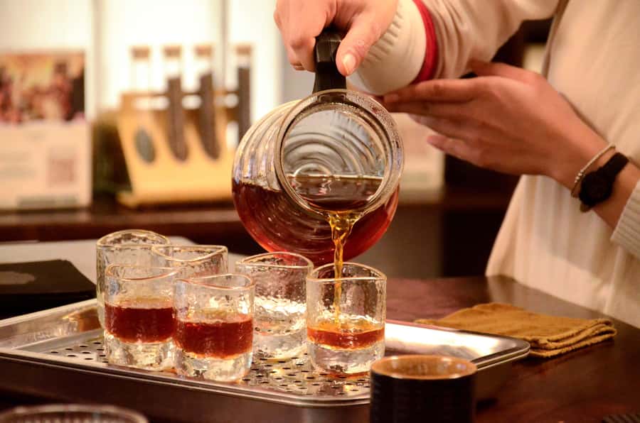 Hanoi: Vietnamese Coffee Workshop with 6 Brews and 8 Recipes - Pickup from the Old Quarter and arrival at the villa