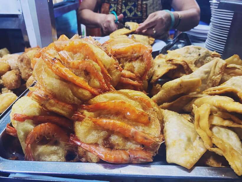 Hanoi: Vietnamese Street Food Tour with Egg Coffee - The guides make the difference