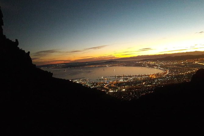 Hiking Lion's Head for sunrise, coffee & hotel Pick-up & Drop off - The final 20 to 30 minutes on rock and ladders
