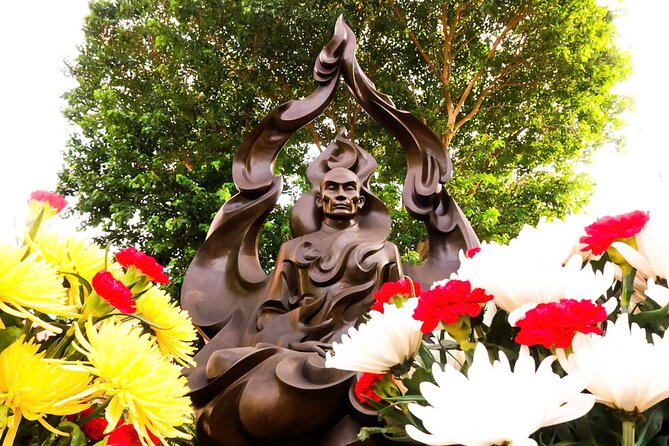 Ho Chi Minh Best Walking Tour: Food, Coffee & History - Entering Cho Lon at Ba Thien Hau Temple