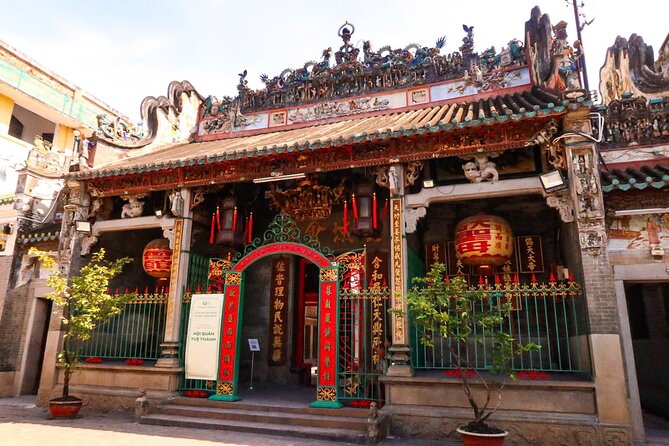 Ho Chi Minh Best Walking Tour: Food, Coffee & History - Ending with bánh xèo at Ngọc Sơn