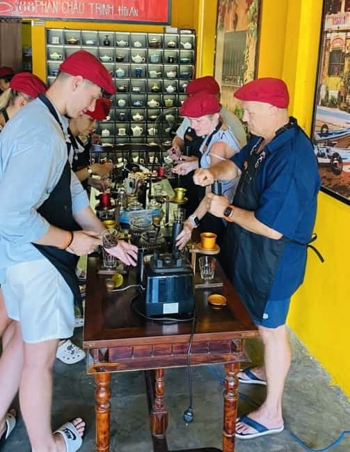 Hoi An:Coffee Making Class (Coffee: egg, Salt, Coconut, ...) - The flavor and atmosphere after the practical work