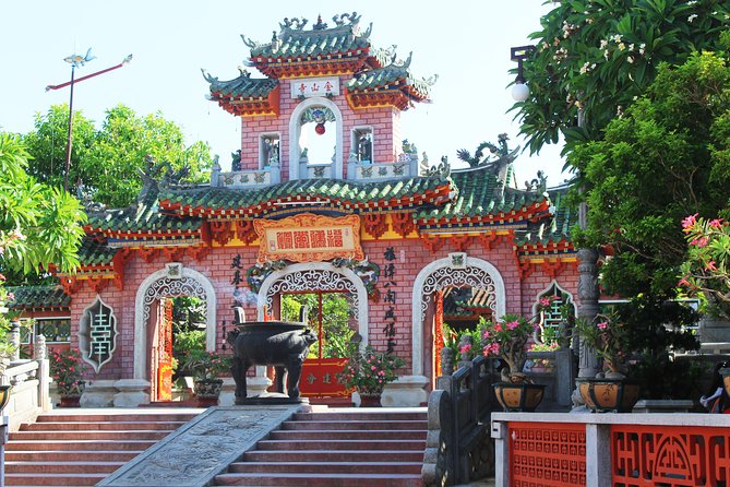 Hoi An Coffee Tasting And Old Town Discovering Tour - The Japanese Covered Bridge, Hoi An’s signature landmark