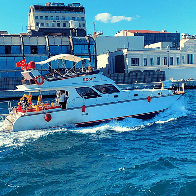 İstanbul: Bosphorus Private Yacht Cruise with Tea and Coffee - Crossing toward Beylerbeyi Palace and Anatolian Fortress