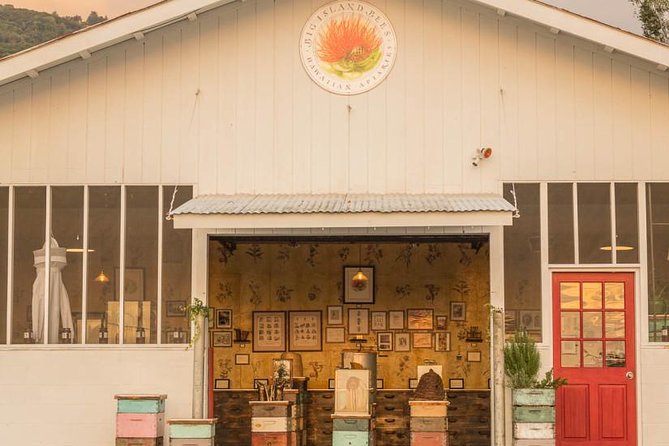 Kona Tour: Bee Farm, Kona Coffee, and National Historical Parks - Small-group transport and pickup details
