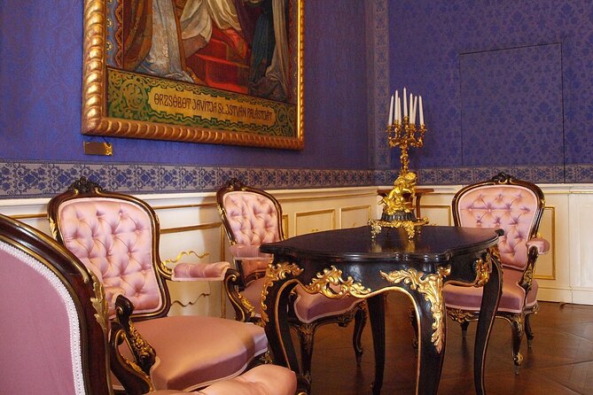 Legacy of Sissi Royal Palace of Godollo Tour with Cake and Coffee - The private format and its effect on value