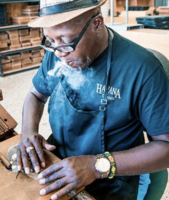 Li'l Havana: Two Family Shops Tour with Rum, Coffee & Pastry - Art, murals, hats, and classic cars